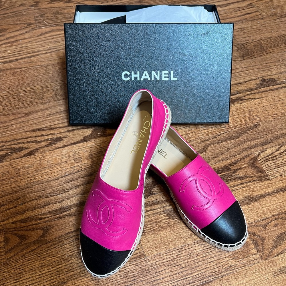 CHANEL Espadrilles